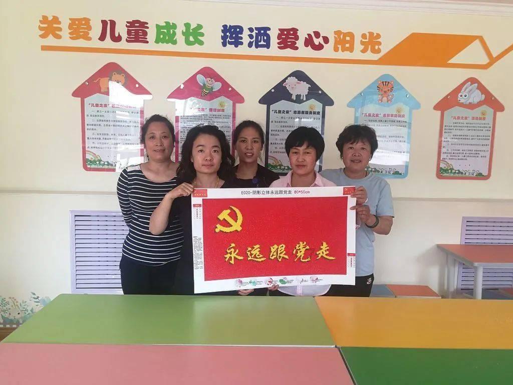 为什么电脑开机后什么都是原始的?桌面上连我的电脑,我的文件也没有,只有回收站。但是有QQ音乐。,解答您的疑问